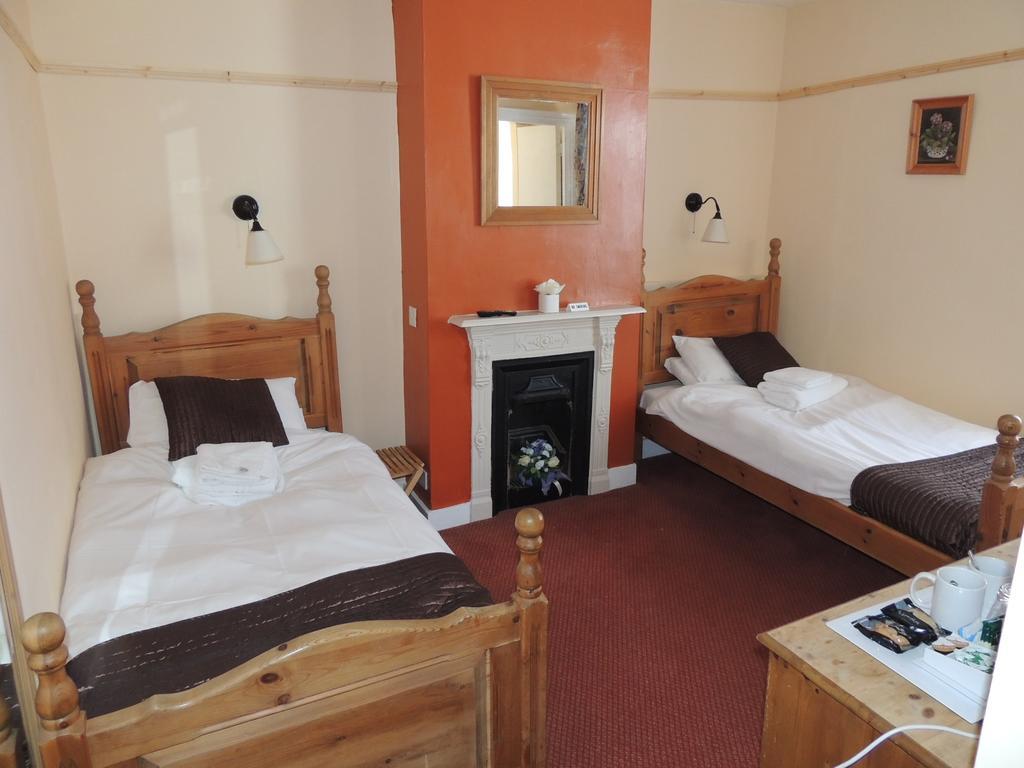 Railway Hotel Faversham Δωμάτιο φωτογραφία