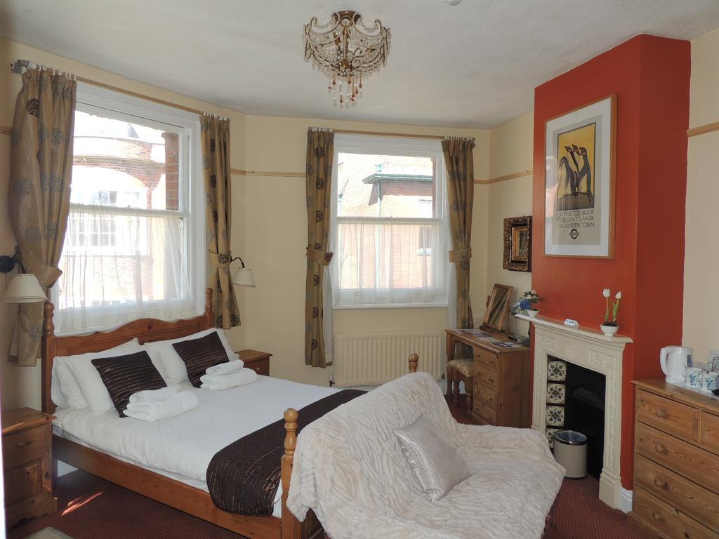 Railway Hotel Faversham Δωμάτιο φωτογραφία